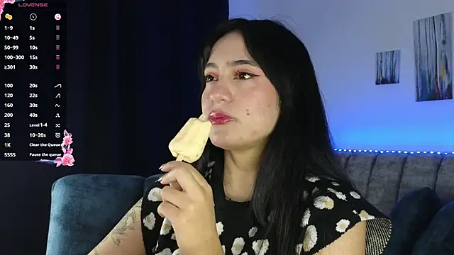 Snapshot of ZaraDames_ chatting on 11-06-25, 03:40 ZaraDames online show from 11-06-25, 03:40