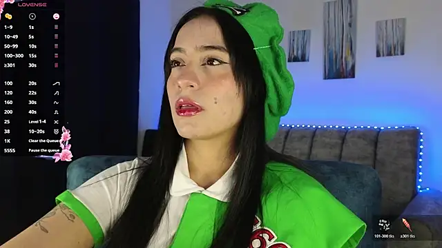 Snapshot of ZaraDames_ chatting on 11-10-25, 01:59 ZaraDames online show from 11-10-25, 01:59