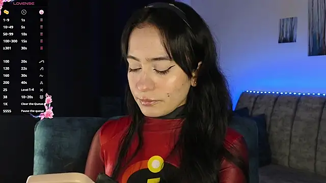 Snapshot of ZaraDames_ chatting on 11-15-25, 02:20 ZaraDames online show from 11-15-25, 02:20