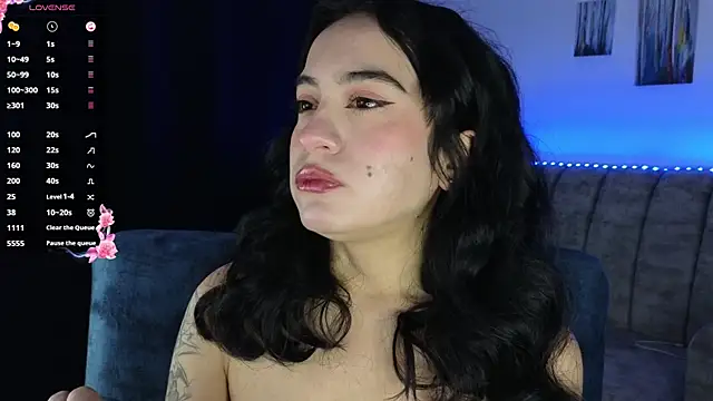 Snapshot of ZaraDames_ chatting on 12-14-25, 03:23 ZaraDames online show from 12-14-25, 03:23