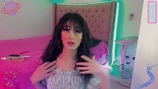 Snapshot of LittleEmmaa chatting on 12-30-24, 04:08 LittleEmmaa online show from 12-30-24, 04:08