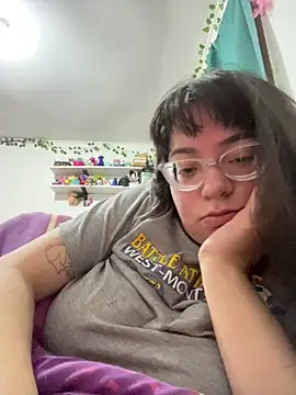 Snapshot of indiegirl666 chatting on 10-28-25, 05:33 indiegirl666 online show from 10-28-25, 05:33