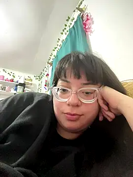 Snapshot of indiegirl666 chatting on 12-19-25, 04:41 indiegirl666 online show from 12-19-25, 04:41