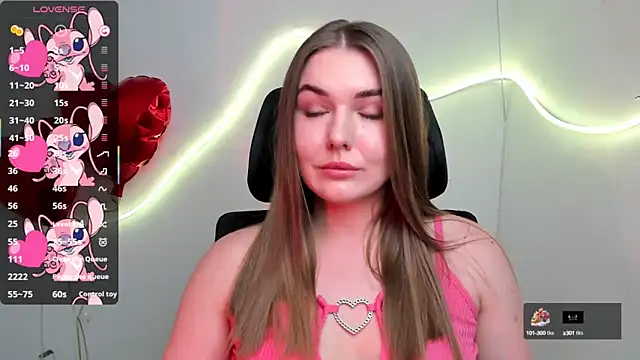 Snapshot of Glory_air chatting on 03-17-25, 12:35 Glory air online show from 03-17-25, 12:35