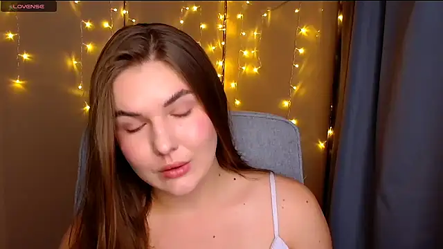 Snapshot of Glory_air chatting on 09-23-25, 11:24 Glory air online show from 09-23-25, 11:24