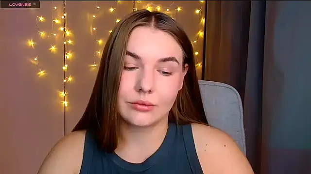 Snapshot of Glory_air chatting on 09-25-25, 08:40 Glory air online show from 09-25-25, 08:40