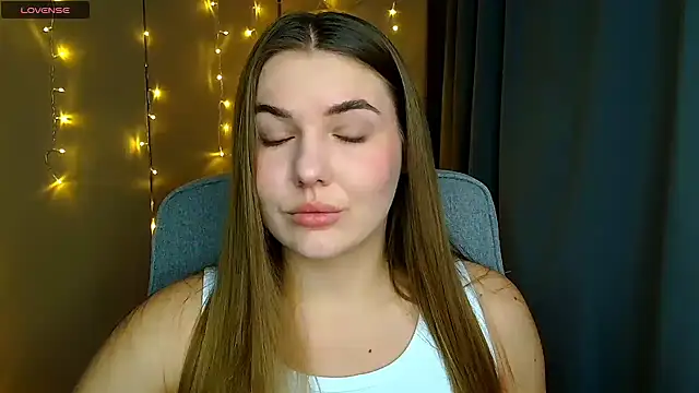 Snapshot of Glory_air chatting on 10-22-25, 07:41 Glory air online show from 10-22-25, 07:41