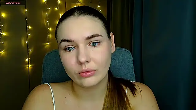 Snapshot of Glory_air chatting on 10-23-25, 06:34 Glory air online show from 10-23-25, 06:34