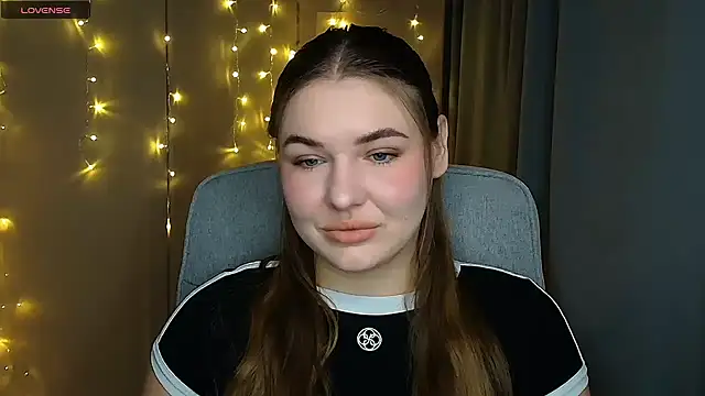 Snapshot of Glory_air chatting on 10-29-25, 08:27 Glory air online show from 10-29-25, 08:27