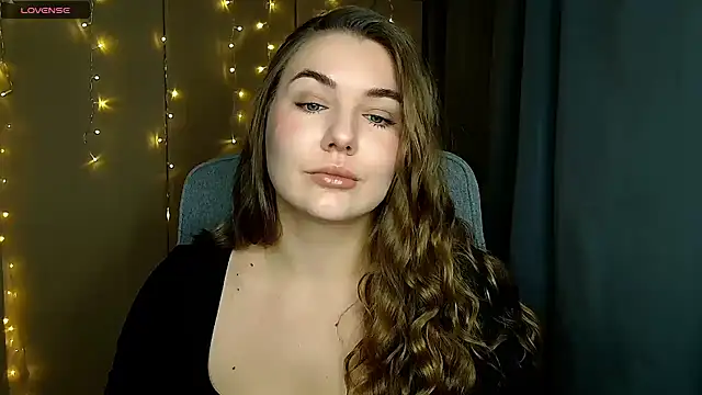 Snapshot of Glory_air chatting on 10-30-25, 06:15 Glory air online show from 10-30-25, 06:15