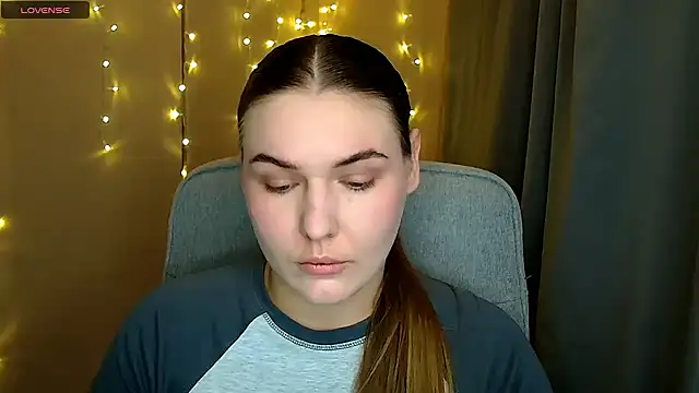 Snapshot of Glory_air chatting on 11-06-25, 11:22 Glory air online show from 11-06-25, 11:22