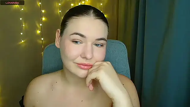 Snapshot of Glory_air chatting on 11-10-25, 08:35 Glory air online show from 11-10-25, 08:35