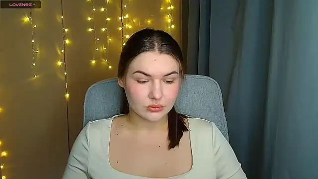 Snapshot of Glory_air chatting on 11-18-25, 07:24 Glory air online show from 11-18-25, 07:24