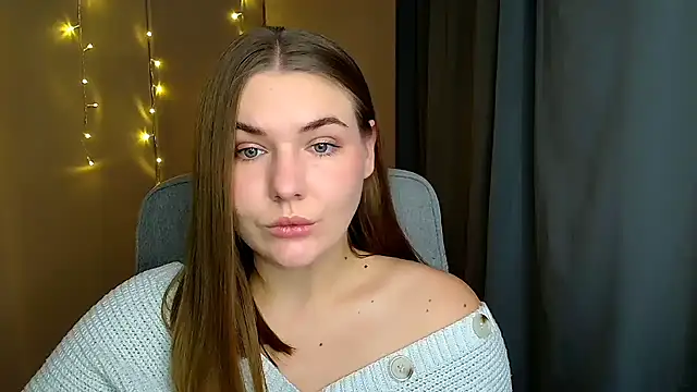 Snapshot of Glory_air chatting on 11-24-25, 08:58 Glory air online show from 11-24-25, 08:58