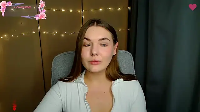 Snapshot of Glory_air chatting on 11-26-25, 08:37 Glory air online show from 11-26-25, 08:37