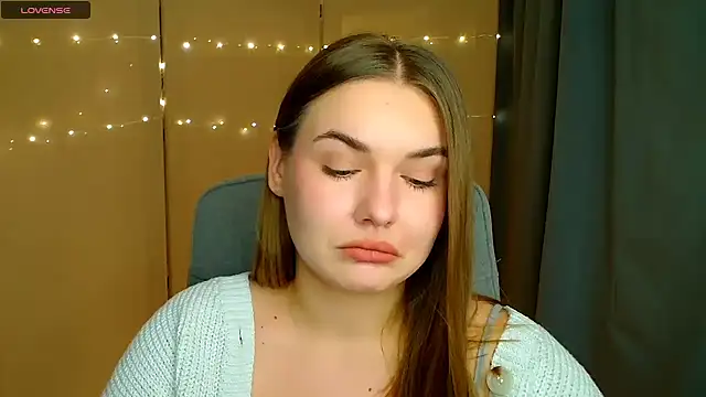 Snapshot of Glory_air chatting on 11-28-25, 06:27 Glory air online show from 11-28-25, 06:27