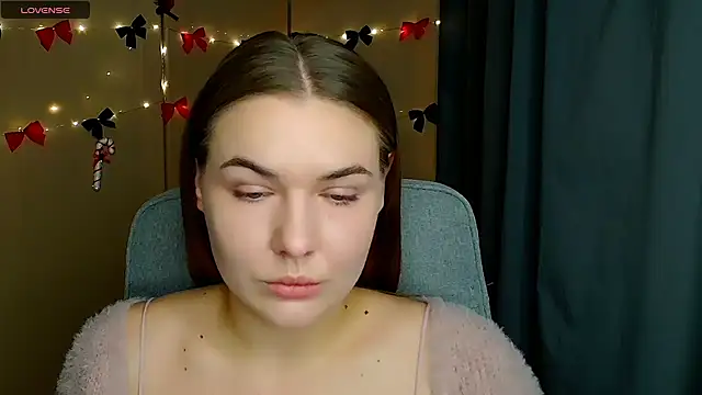 Snapshot of Glory_air chatting on 12-05-25, 09:18 Glory air online show from 12-05-25, 09:18