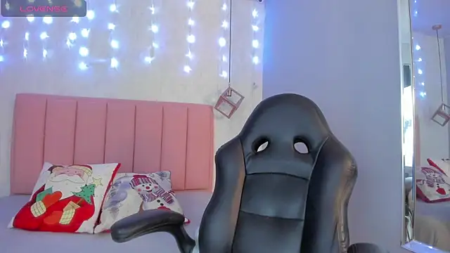 SUNNYCYRUS online show from 12-19-25, 12:45