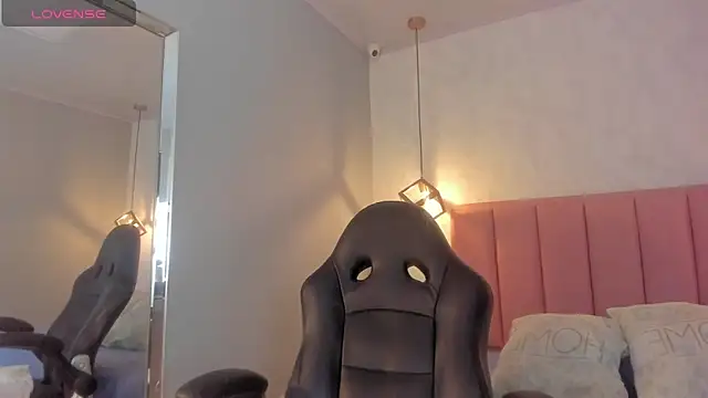 SUNNYCYRUS online show from 01-13-26, 12:43