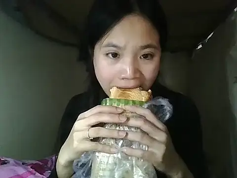 Snapshot of Be-MyMy chatting on 01-15-26, 04:50 Be-MyMy online show from 01-15-26, 04:50