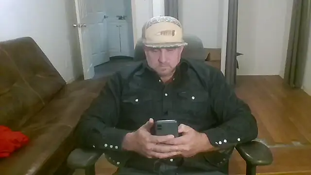 Snapshot of poundyouout69 chatting on 11-30-25, 08:02 poundyouout69 online show from 11-30-25, 08:02