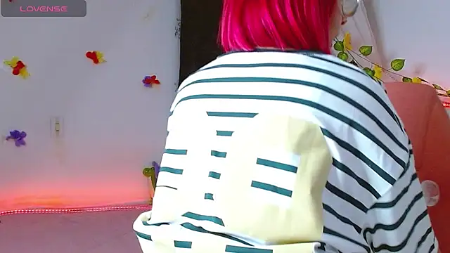 Littlerouse  online show from 11-21-25, 07:51