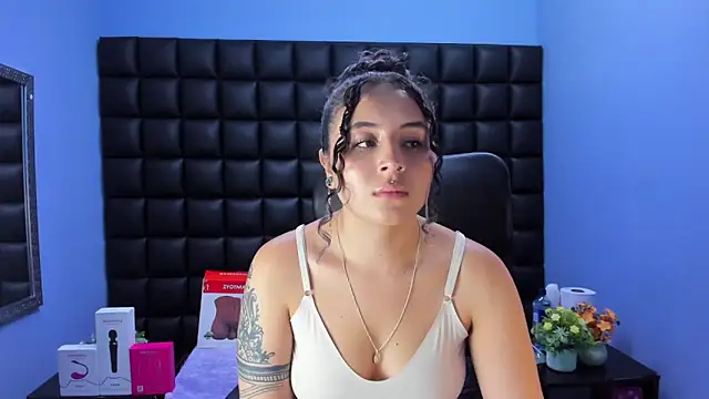 Snapshot of celeste_blue69 chatting on 04-09-26, 03:17 celeste blue69 online show from 04-09-26, 03:17