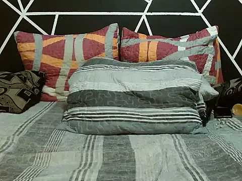 YummyChocolatexx2 online show from 11-09-25, 02:59