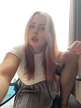 Snapshot of Livewithlucy chatting on 01-17-25, 08:34 Livewithlucy online show from 01-17-25, 08:34