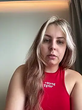 Snapshot of Livewithlucy chatting on 01-24-25, 04:27 Livewithlucy online show from 01-24-25, 04:27