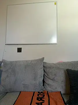 Snapshot of Livewithlucy chatting on 03-18-25, 12:58 Livewithlucy online show from 03-18-25, 12:58