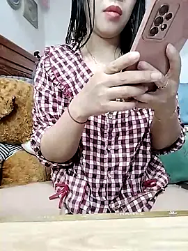 cream1299 online show from 02-21-25, 10:39