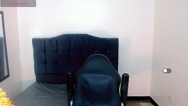 Snapshot of la_ratona_1 chatting on 01-02-25, 10:44 la ratona 1 online show from 01-02-25, 10:44