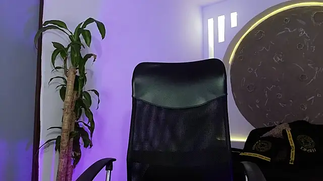 Tatianabr 01 online show from 12-15-25, 06:34