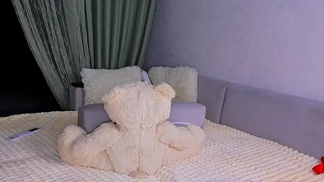 Snapshot of Sweeet_Barbie chatting on 06-17-26, 03:57 Sweeet Barbie online show from 06-17-26, 03:57