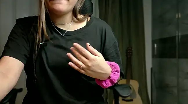 Snapshot of demieliss chatting on 03-21-25, 06:51 demieliss online show from 03-21-25, 06:51