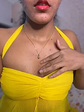 Snapshot of Goddess_sneha chatting on 06-29-26, 04:18 Goddess sneha online show from 06-29-26, 04:18