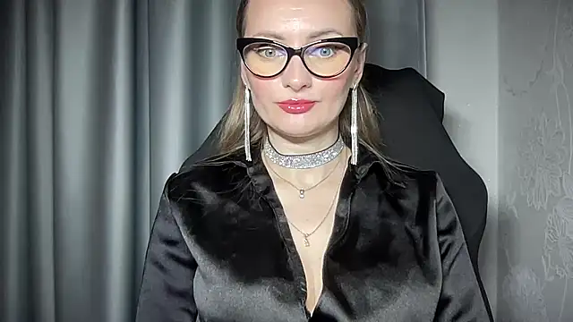 Snapshot of Viola_sweet chatting on 02-04-25, 02:21 Viola sweet online show from 02-04-25, 02:21