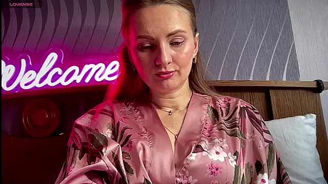 Snapshot of Viola_sweet chatting on 02-17-25, 09:56 Viola sweet online show from 02-17-25, 09:56