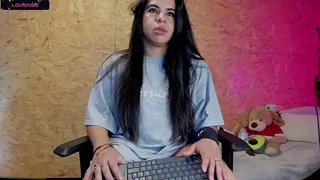 Snapshot of Biancastrongg chatting on 03-22-25, 02:27 Biancastrongg online show from 03-22-25, 02:27