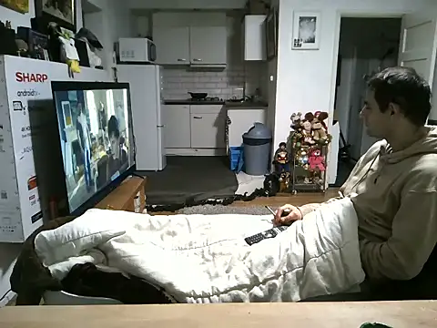 Snapshot of mihaimichael chatting on 01-13-26, 02:28 mihaimichael online show from 01-13-26, 02:28