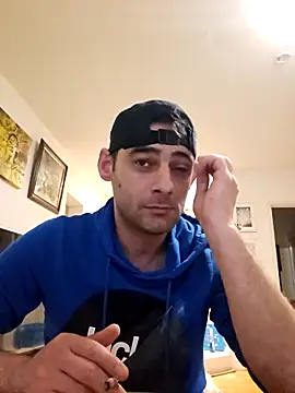 Snapshot of mihaimichael chatting on 04-21-26, 01:42 mihaimichael online show from 04-21-26, 01:42