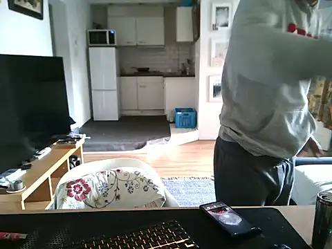 Snapshot of mihaimichael chatting on 04-27-26, 01:20 mihaimichael online show from 04-27-26, 01:20