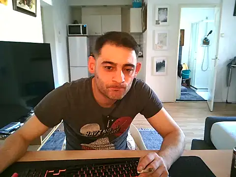 Snapshot of mihaimichael chatting on 05-01-26, 03:49 mihaimichael online show from 05-01-26, 03:49