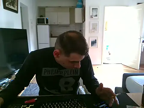 Snapshot of mihaimichael chatting on 05-02-26, 08:08 mihaimichael online show from 05-02-26, 08:08
