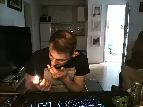 Snapshot of mihaimichael chatting on 05-03-26, 10:54 mihaimichael online show from 05-03-26, 10:54