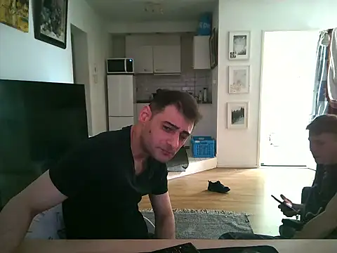 Snapshot of mihaimichael chatting on 05-10-26, 06:07 mihaimichael online show from 05-10-26, 06:07