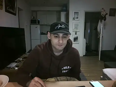 Snapshot of mihaimichael chatting on 05-18-26, 11:54 mihaimichael online show from 05-18-26, 11:54
