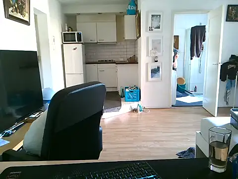 Snapshot of mihaimichael chatting on 05-24-26, 04:56 mihaimichael online show from 05-24-26, 04:56
