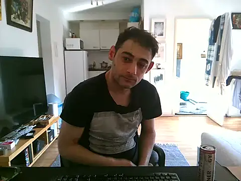 Snapshot of mihaimichael chatting on 05-30-26, 08:00 mihaimichael online show from 05-30-26, 08:00